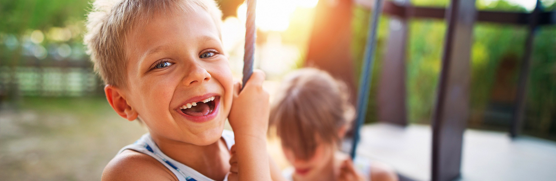 Sunquick customer image - boy fun on swing sharper